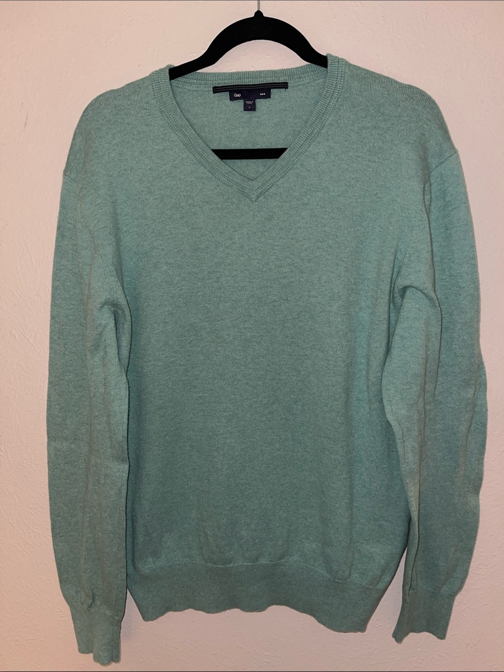 GAP Men's 100% Cotton Soft Mint V-Neck Sweater